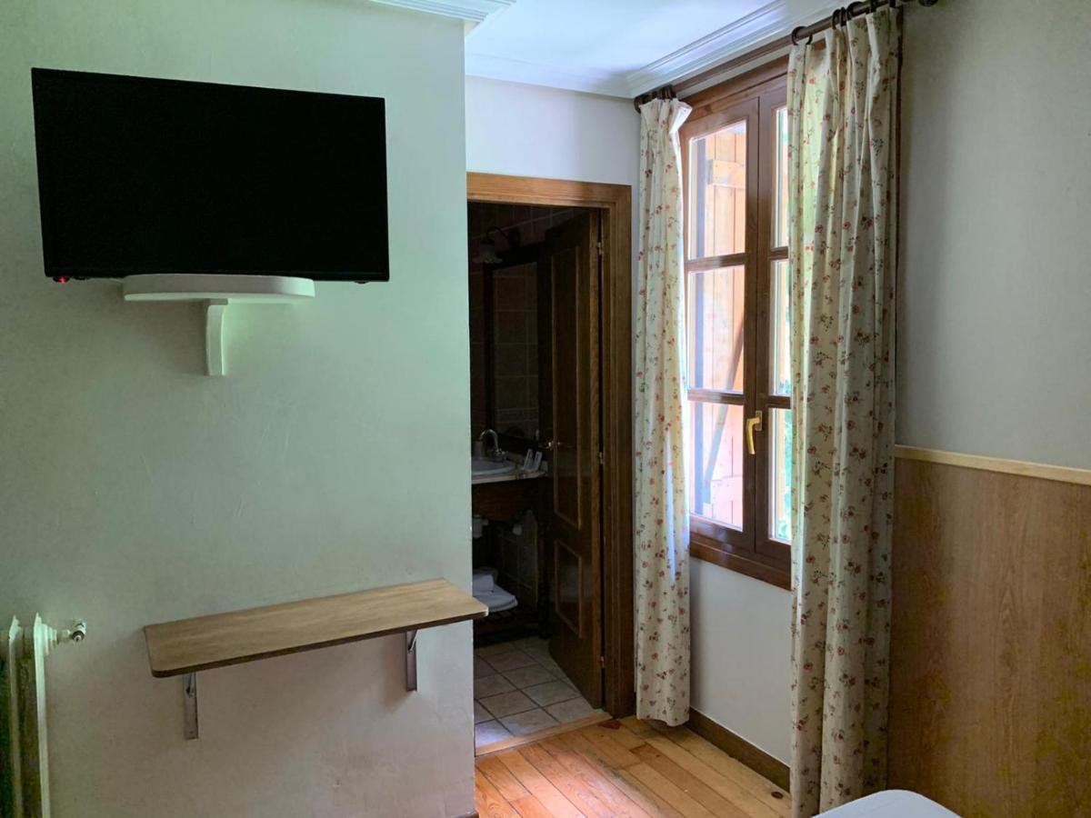Hotel Charle ฮากา ภายนอก รูปภาพ