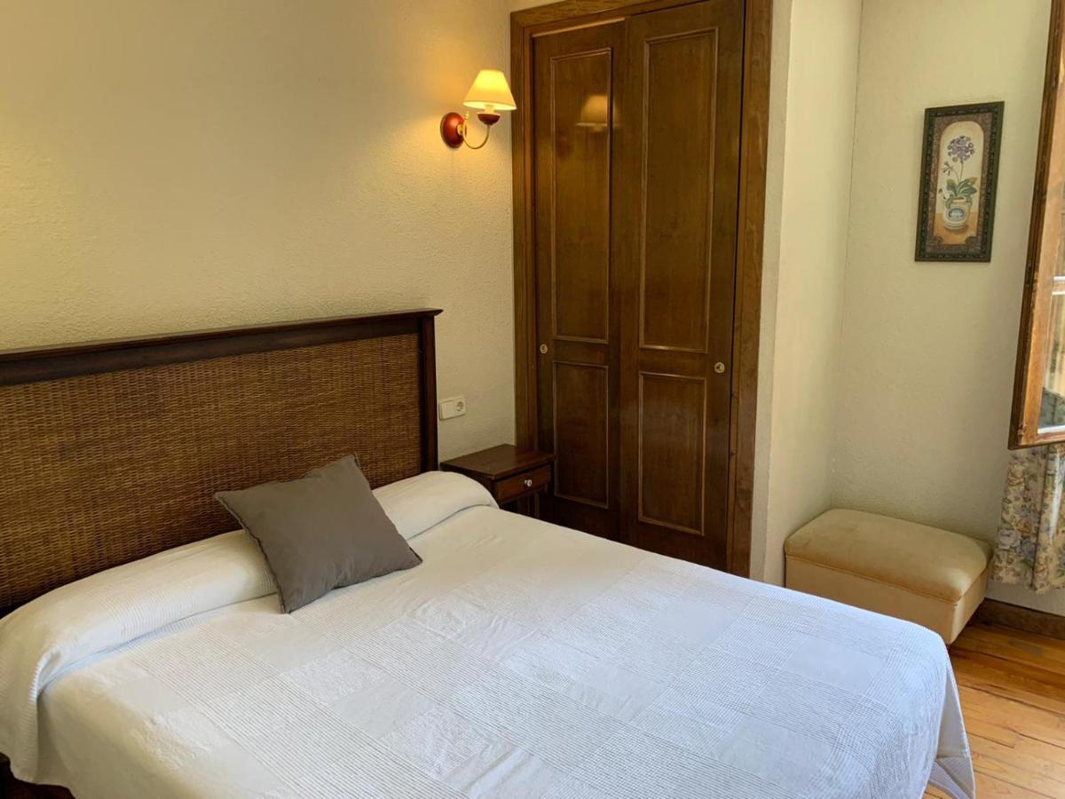 Hotel Charle ฮากา ภายนอก รูปภาพ