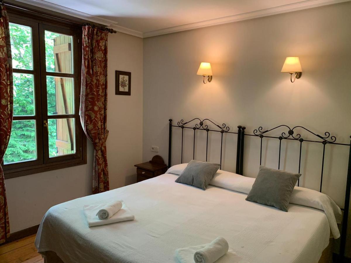 Hotel Charle ฮากา ภายนอก รูปภาพ