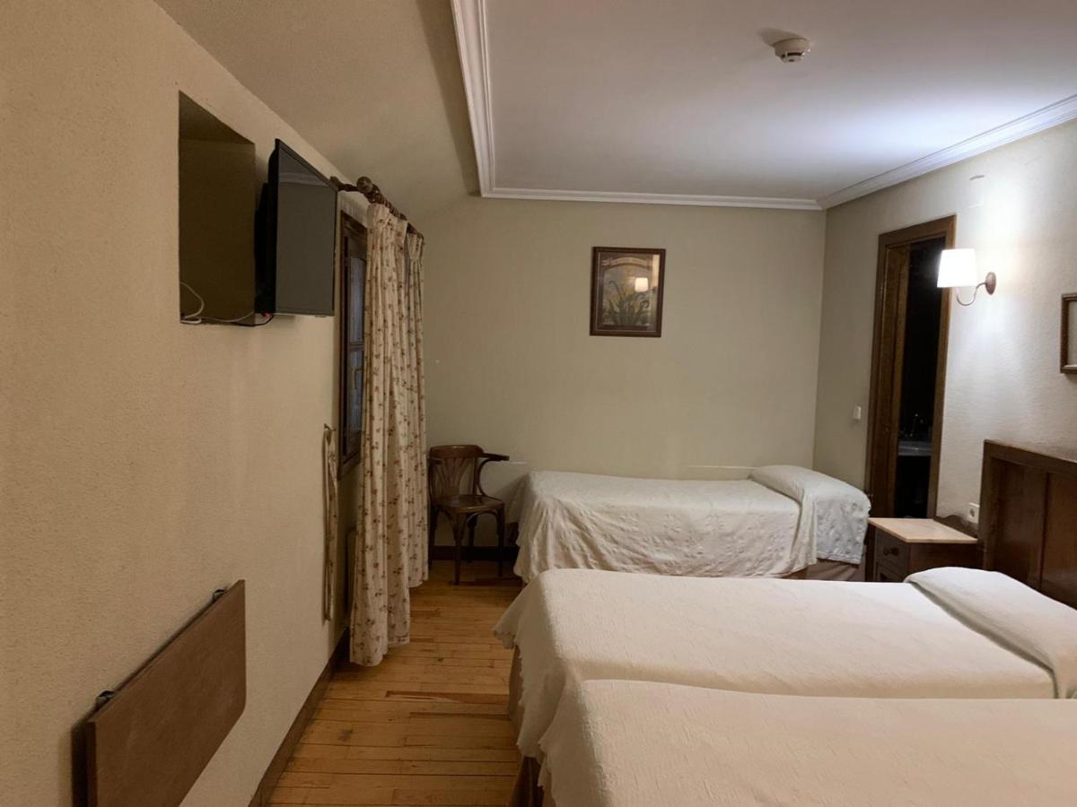 Hotel Charle ฮากา ภายนอก รูปภาพ