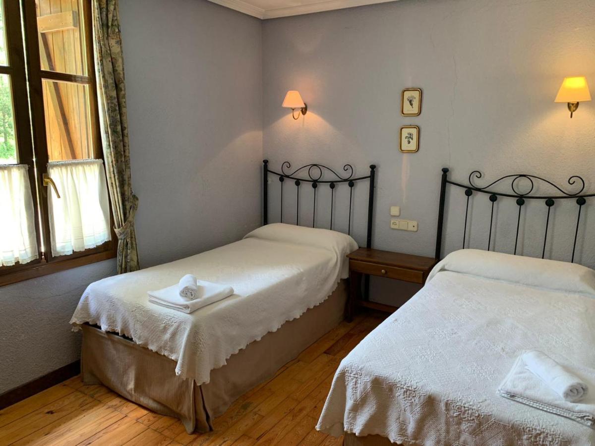 Hotel Charle ฮากา ภายนอก รูปภาพ