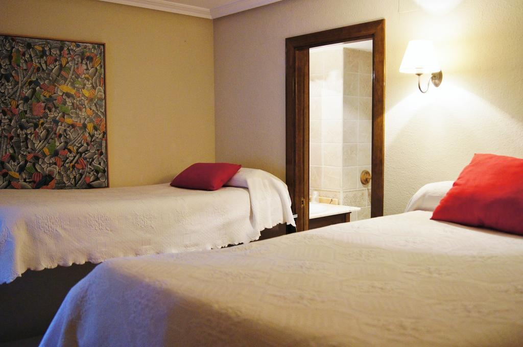 Hotel Charle ฮากา ภายนอก รูปภาพ